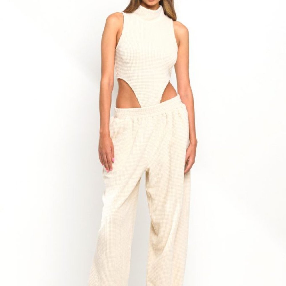 SOFT WAFFLE MOCK NECK BODYSUIT AND WIDE PANTS SET
